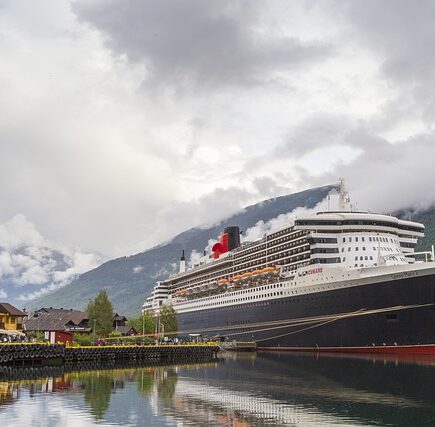 Meaning of the name Queena (General and Biblical)